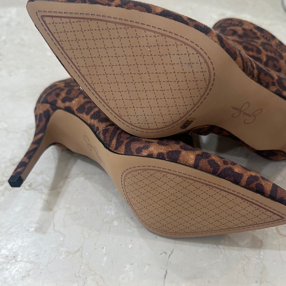 NWOT Jessica Simpson Leopard Print Stiletto Ankle Bootie size 6 - Picture 2 of 5